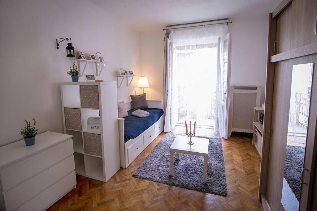 Parisian Soul In The Heart Of Budapest Esterno foto