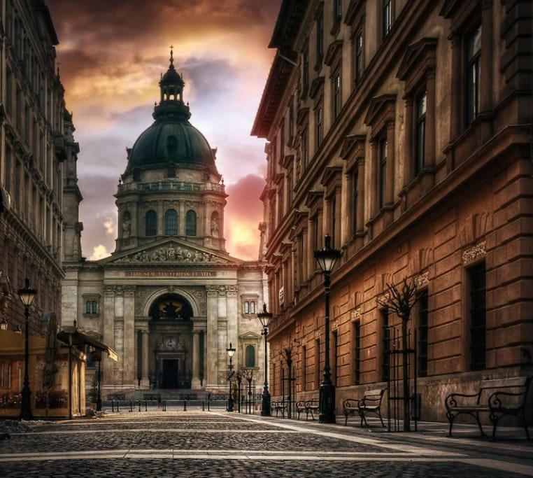 Parisian Soul In The Heart Of Budapest Esterno foto